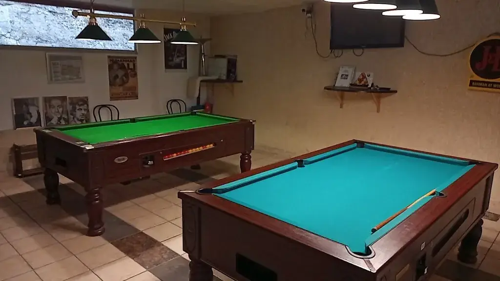 Eymeric Hervé Hénin _Bar Restaurant Le Castellas chez Tof et Tracy_Rousson_recensione