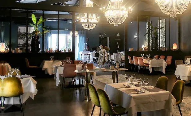 Les jardins du Tesan ristorante a Saint-Laurent-des-Arbres