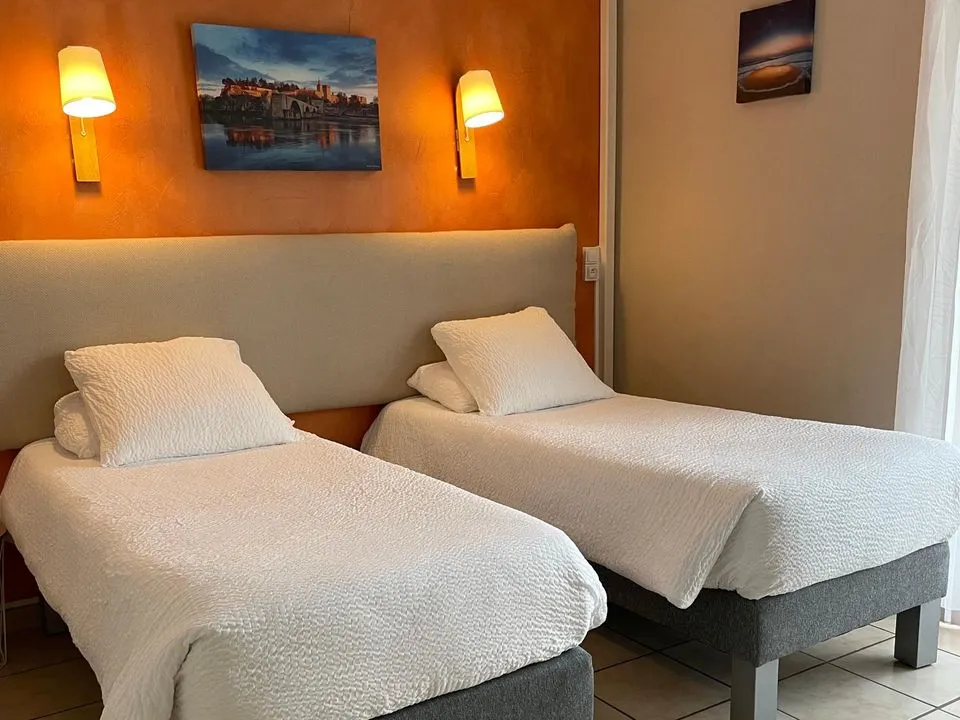 Logis Hôtel le Clément V_Roquemaure_slider_image_3