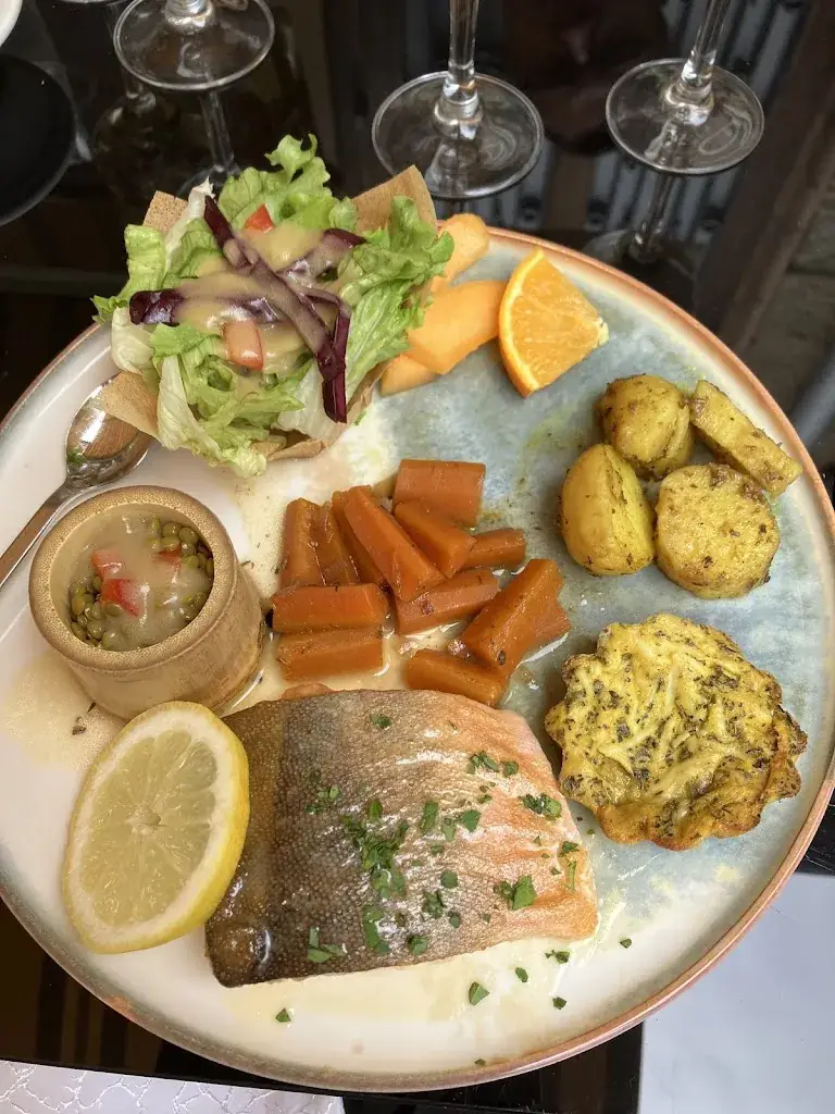 Christophe Cardin_Le Chat Qui Dort_Saint-Affrique_review