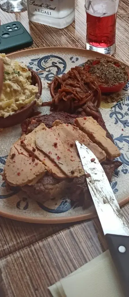 Yann Y_Bar-Brasserie Le Grand Café_Saint-Affrique_recensione