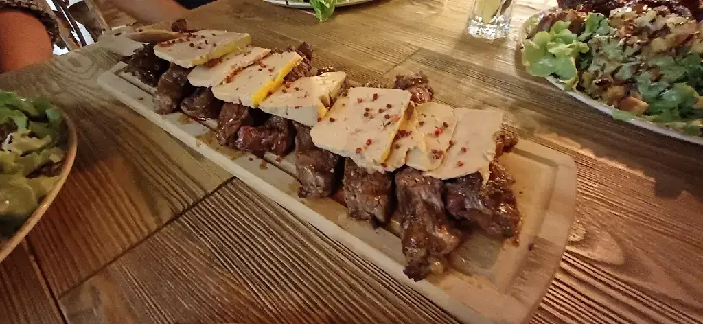 Eliot Morvan_Bar-Brasserie Le Grand Café_Saint-Affrique_recensione