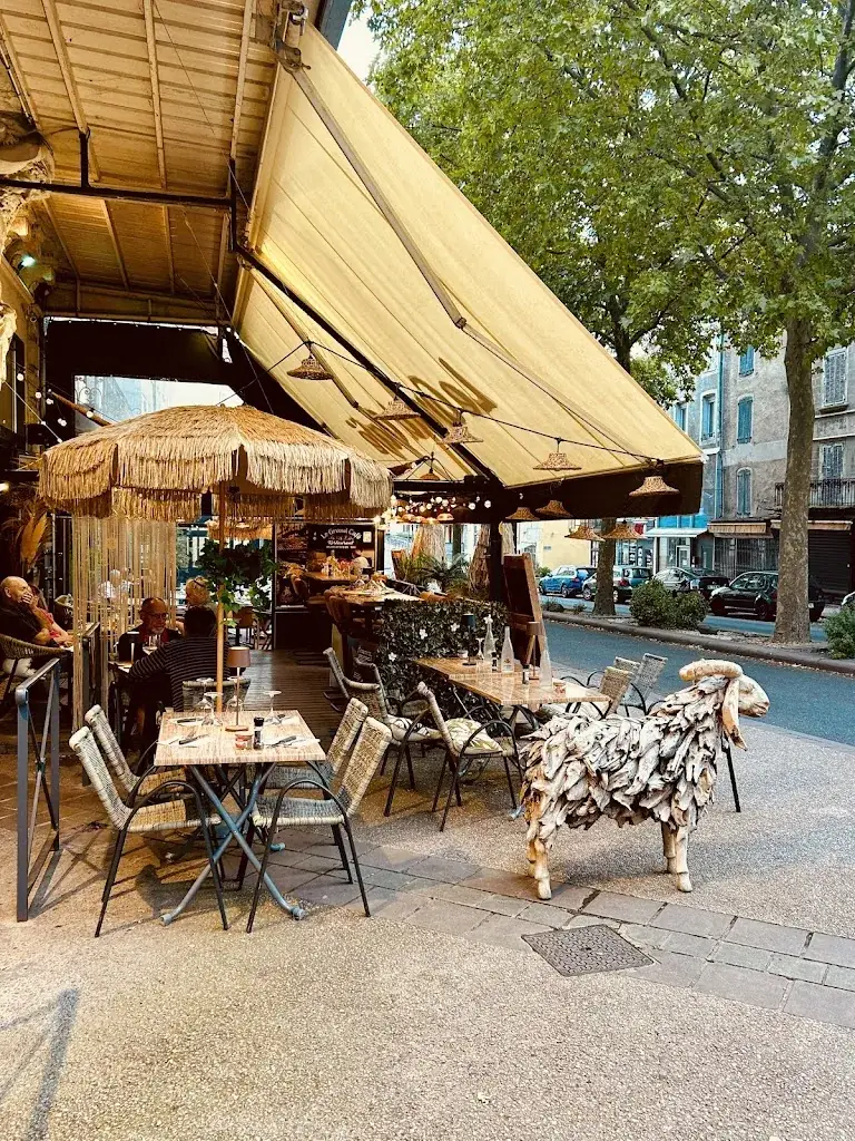 Bar-Brasserie Le Grand Café_Saint-Affrique_slider_image_1