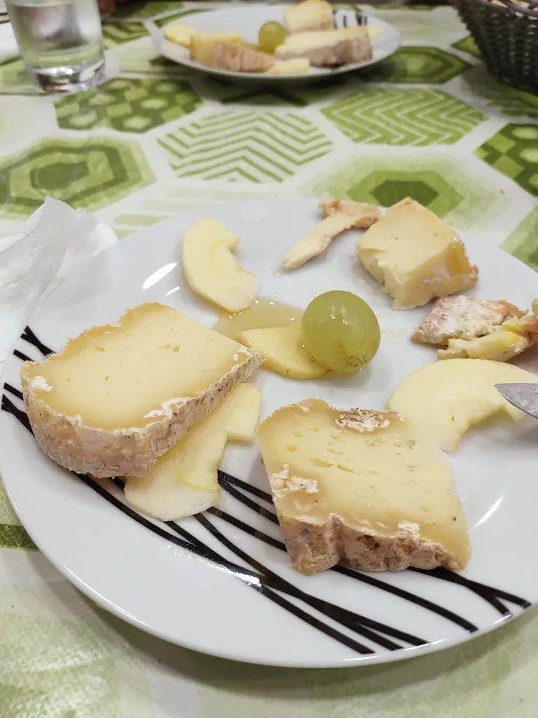 Le Gévaudan Restaurant - Traiteur - Bar - Gîte d'étape_Saint-Alban-sur-Limagnole_slider_image_2