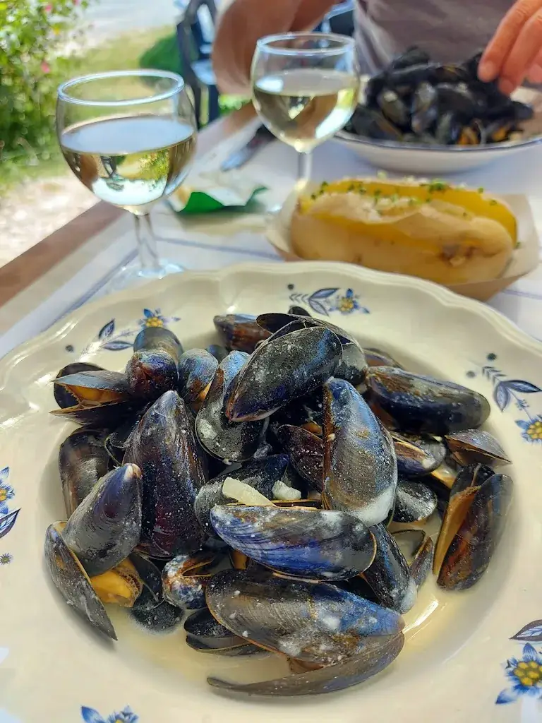 AJR Sonza_Ma Reine des Huitres_Marennes-Hiers-Brouage_review