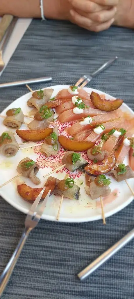 Menu_LES SAINS BONHEURS / restaurant / cave à vins / épicerie / fromagerie_Saint-Bauzille-de-Putois_image_7