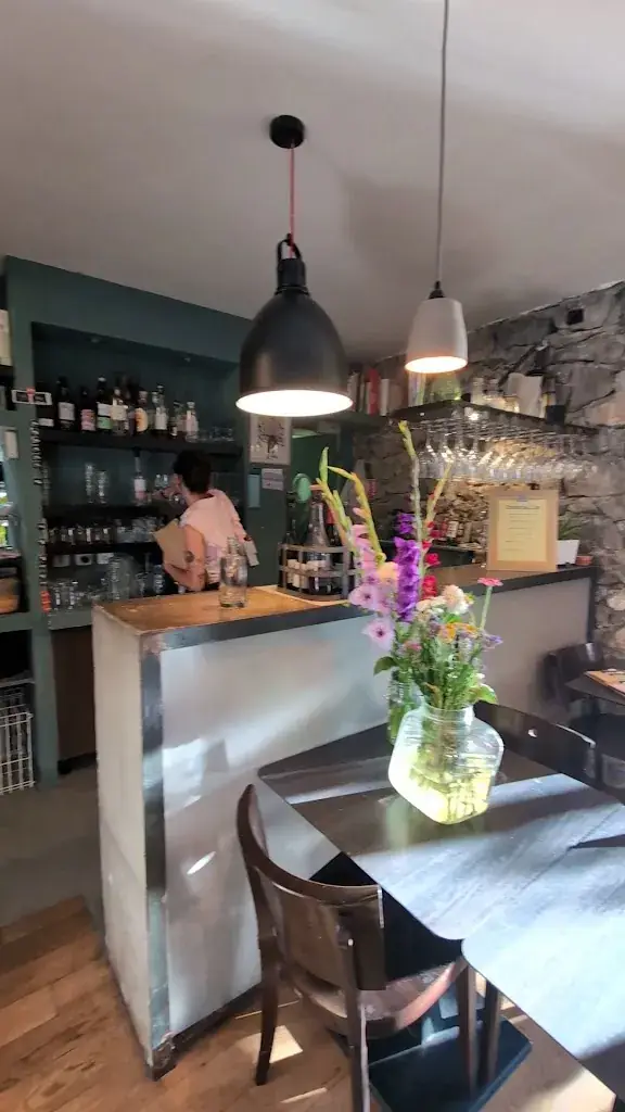 LES SAINS BONHEURS / restaurant / cave à vins / épicerie / fromagerie_Saint-Bauzille-de-Putois_slider_image_2