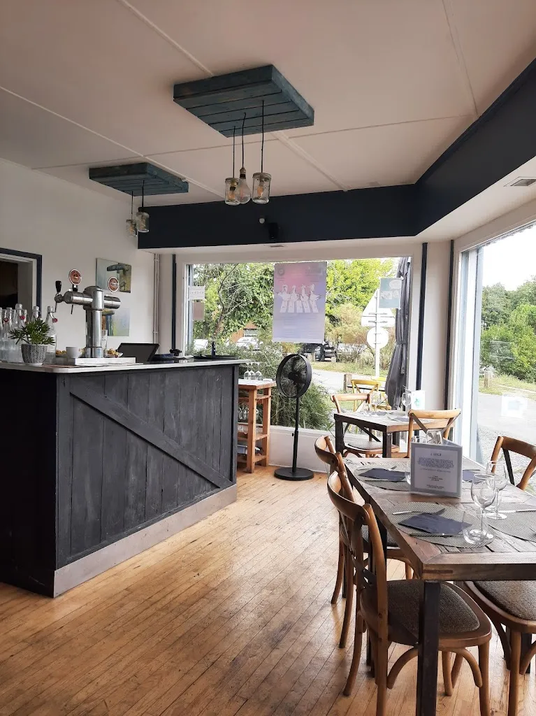 Le Hangar_17320_slider_image_1