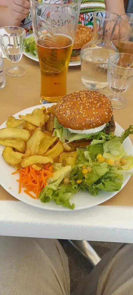 Patrice Grangeon_Bar restaurant - Grotte des Demoiselles_Saint-Bauzille-de-Putois_review