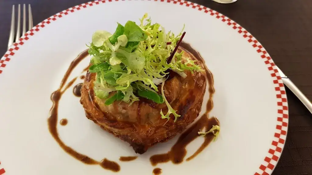 Sev Lewkowicz_Café de la Paix_Saint-Chinian_review