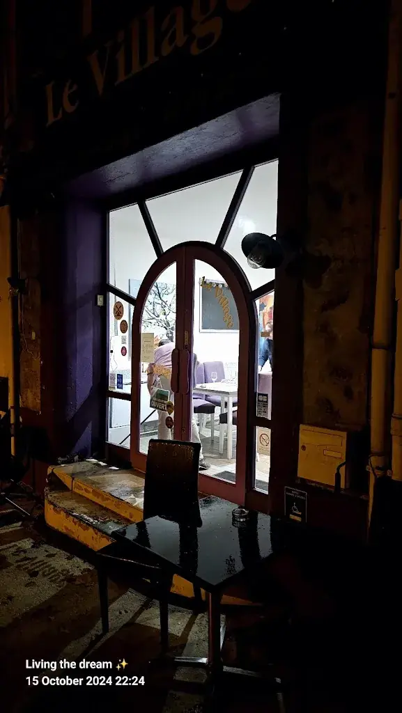 Tim Griffiths_Le Village_Saint-Chinian_review