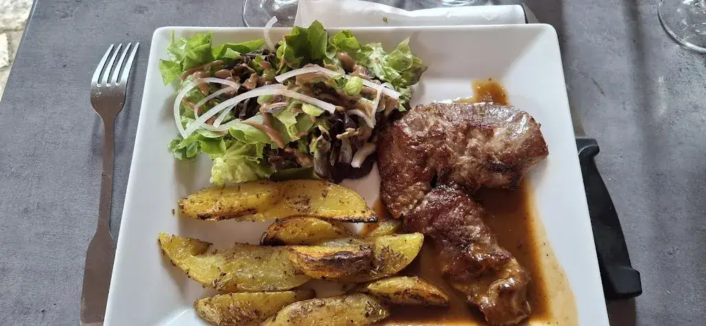 Le Village_Saint-Chinian_slider_image_3