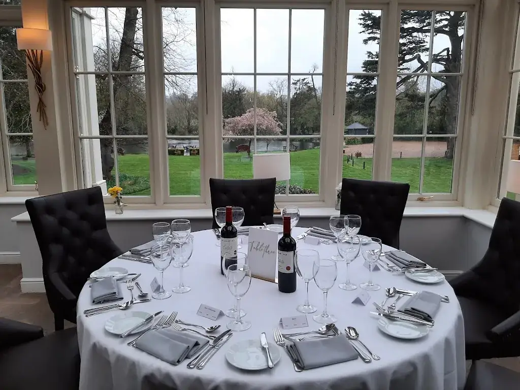 Lake Restaurant_Kingdom_slider_image_1