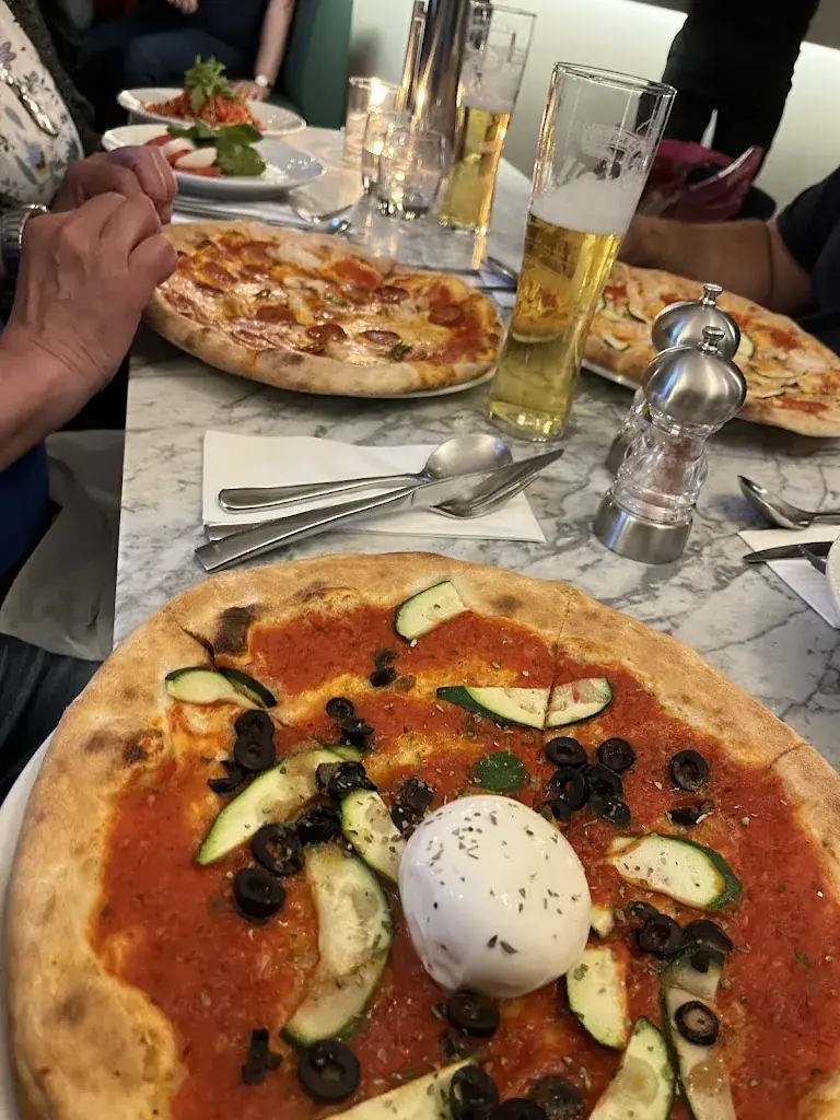 Maxine S._Bellaccino's Italian Restaurant_Kingdom_review