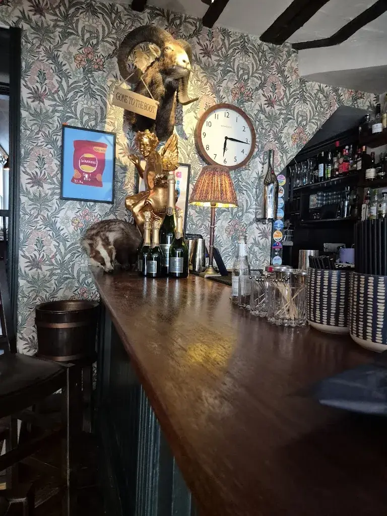 Michele Crovace_Dylans at The Kings Arms_Kingdom_review