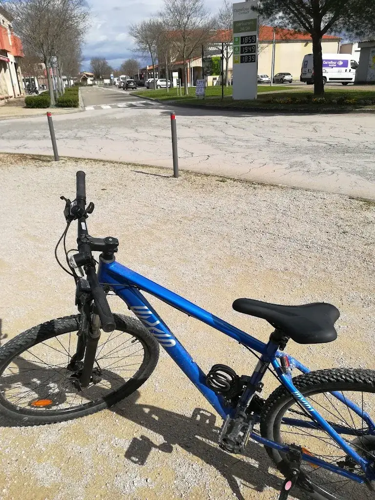 Carrefour Contact_Saint-Étienne-de-Tulmont_slider_image_3