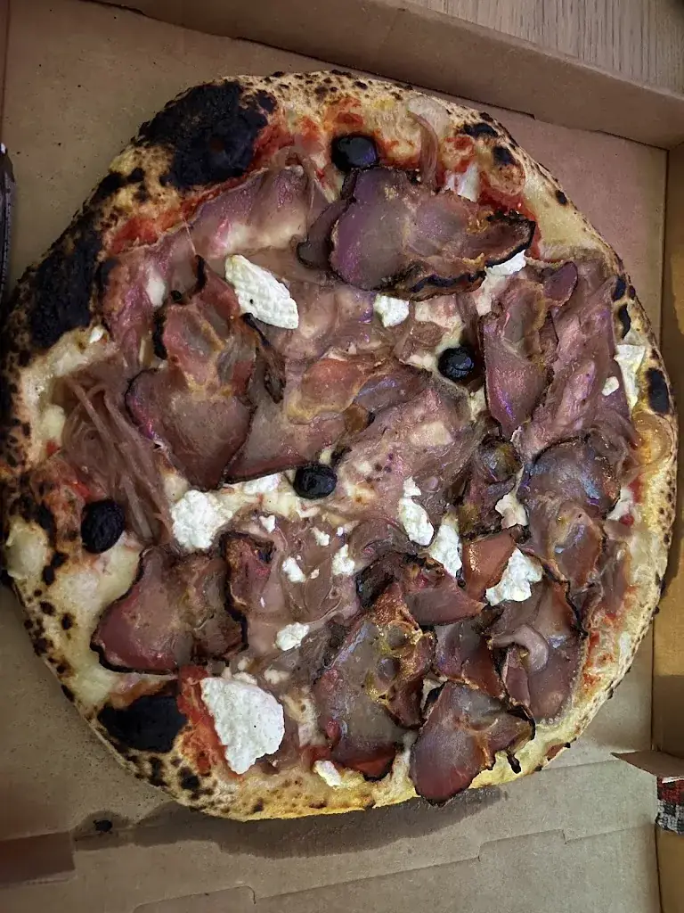 vankillers974_LA PIZZAIOLA_Saint-Geniès-de-Comolas_recensione