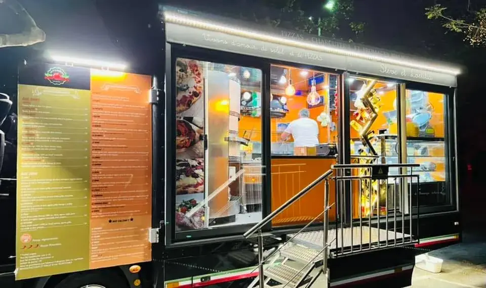 LA PIZZAIOLA_Saint-Geniès-de-Comolas_slider_image_1