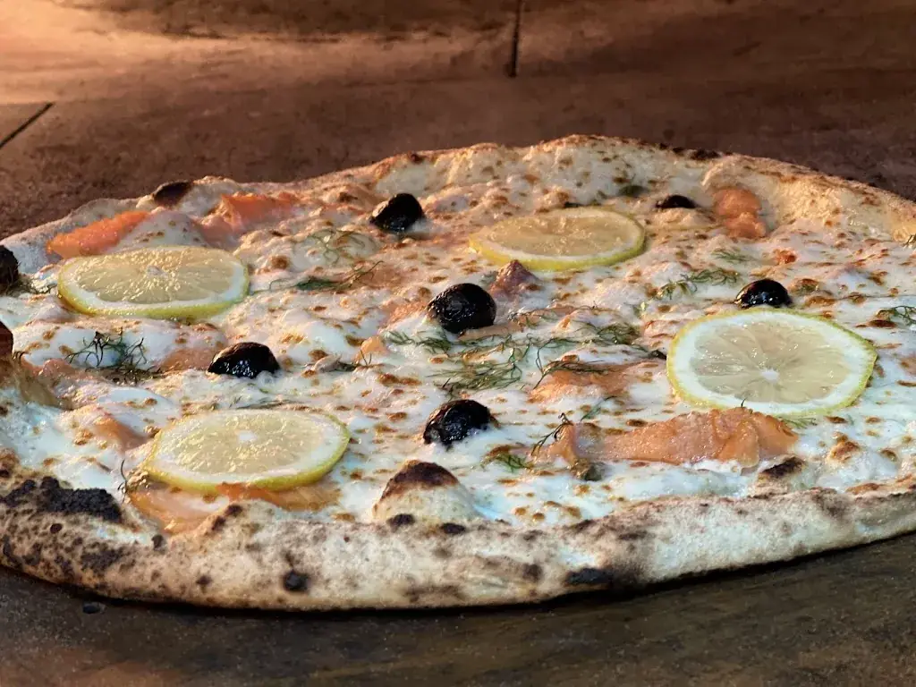 LA PIZZAIOLA_Saint-Geniès-de-Comolas_slider_image_3