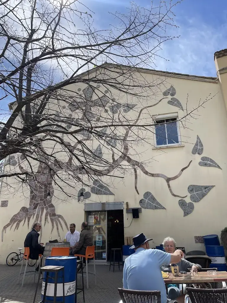 Catherine Leal_Casse pas la tête_Saint-Geniès-de-Fontedit_review