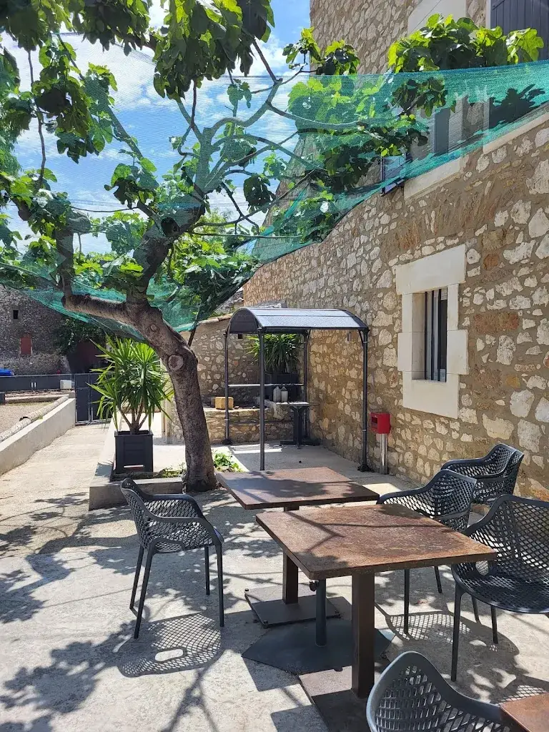 Le Rendez-vous_Saint-Geniès-de-Malgoirès_slider_image_2