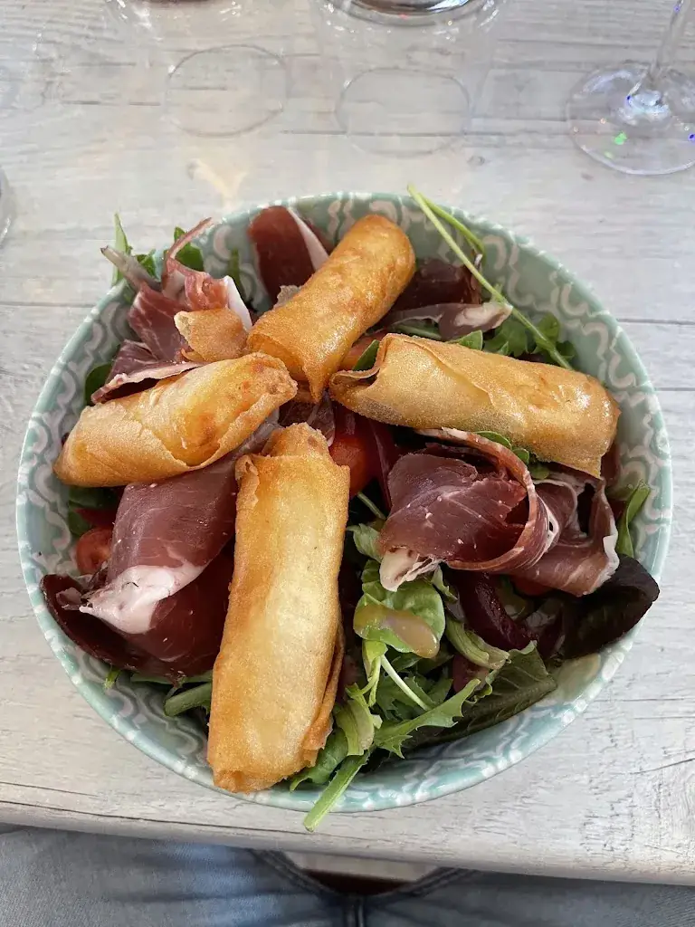 Stephane Regnier_Chez Les Filles_Saint-Estève_review