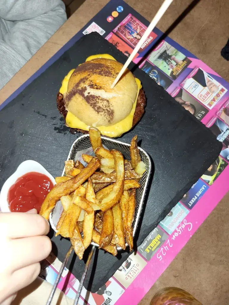 Marlène CASTELLS_Bistrot Des Sports, Chez KIM_Saint-Estève_review