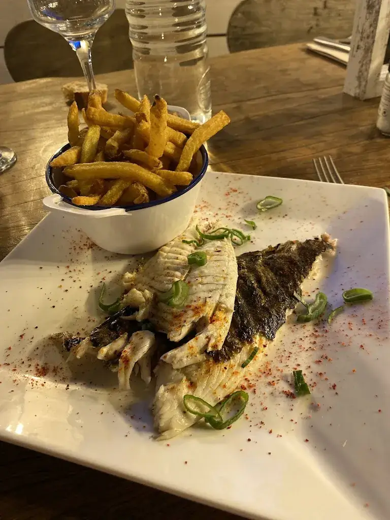 C.coralie_La Causerie_Saint-Estève_review