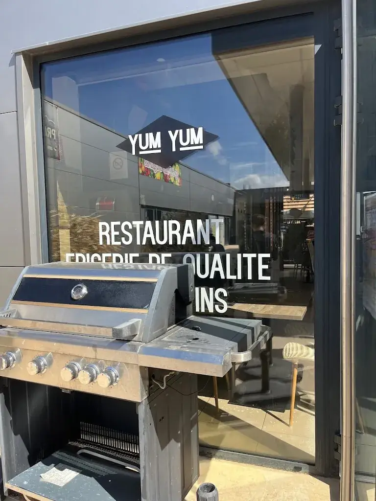 Corinne METRAL_Yum Yum_Saint-Estève_review