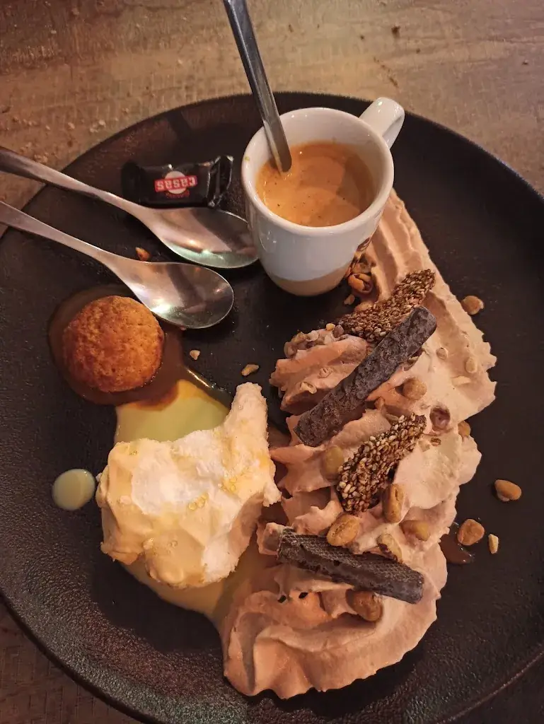 Yum Yum Restaurant in Saint-Estève