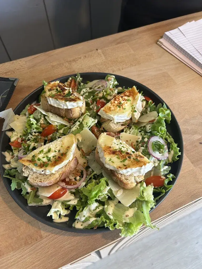 Chez Brooke_Saint-Estève_slider_image_3