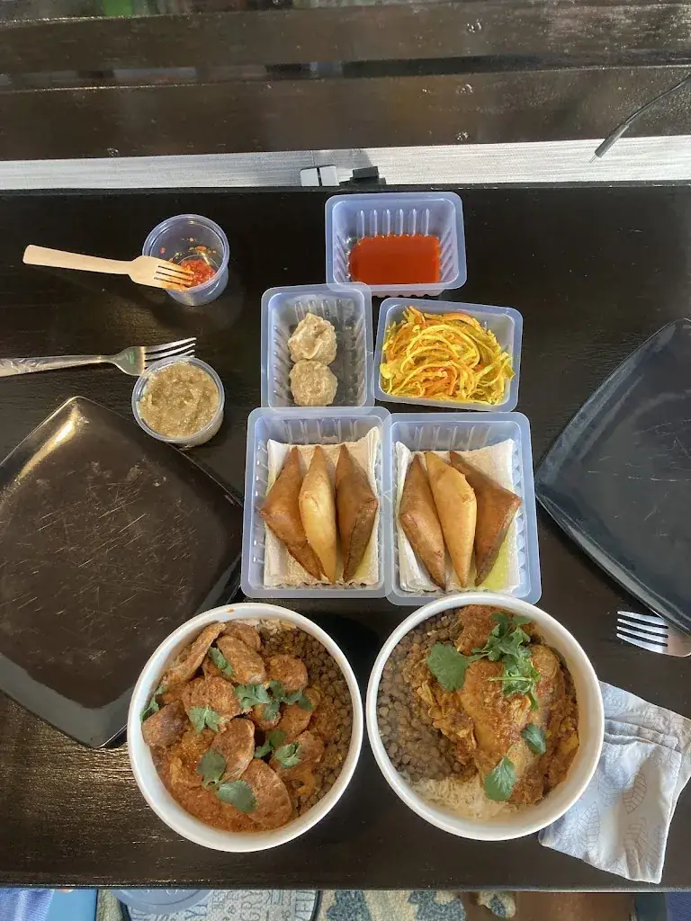 Outliers Overland_FoodTruck974 TiGou Créol Polet_Saint-Estève_review