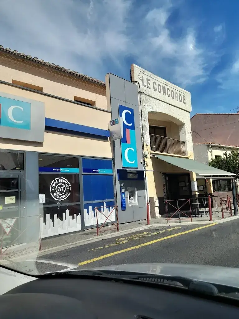 Nana Rovera_Bar Le Concorde_Saint-Estève_review