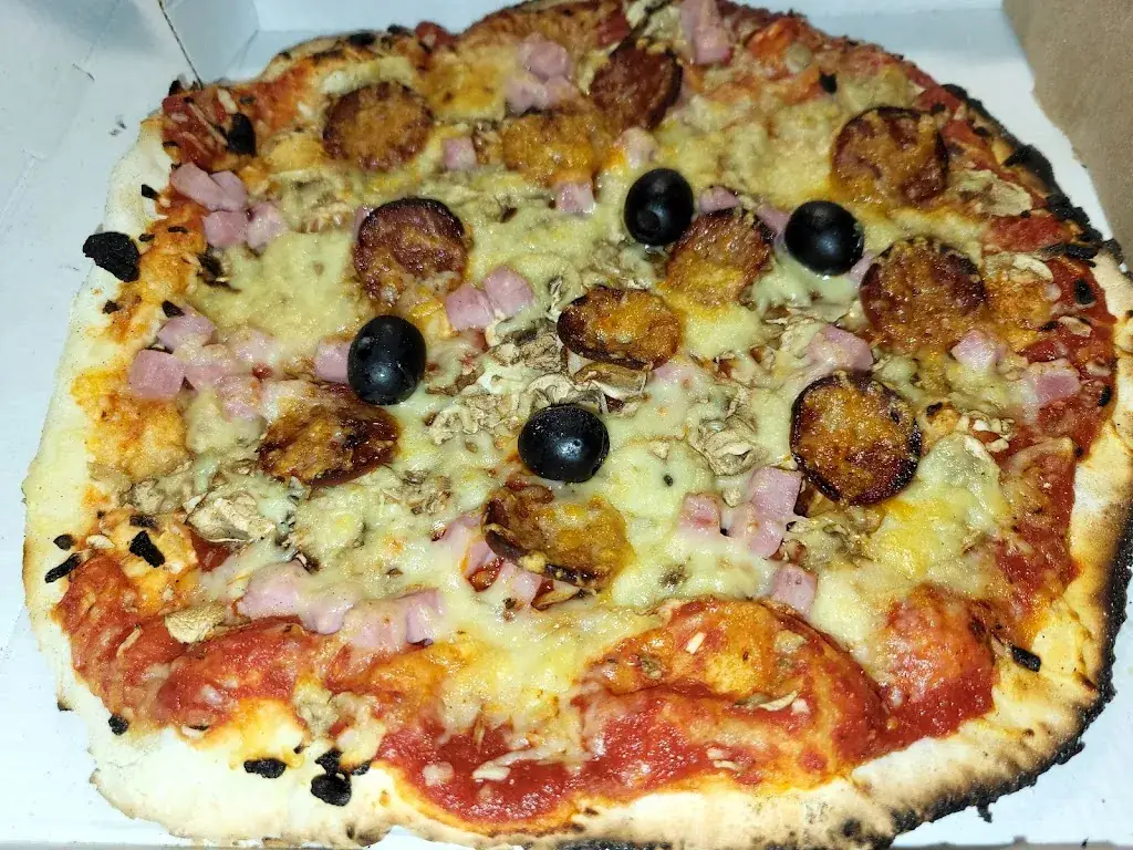 Stanley H_Pizza Marco by Seb_Saint-Estève_review