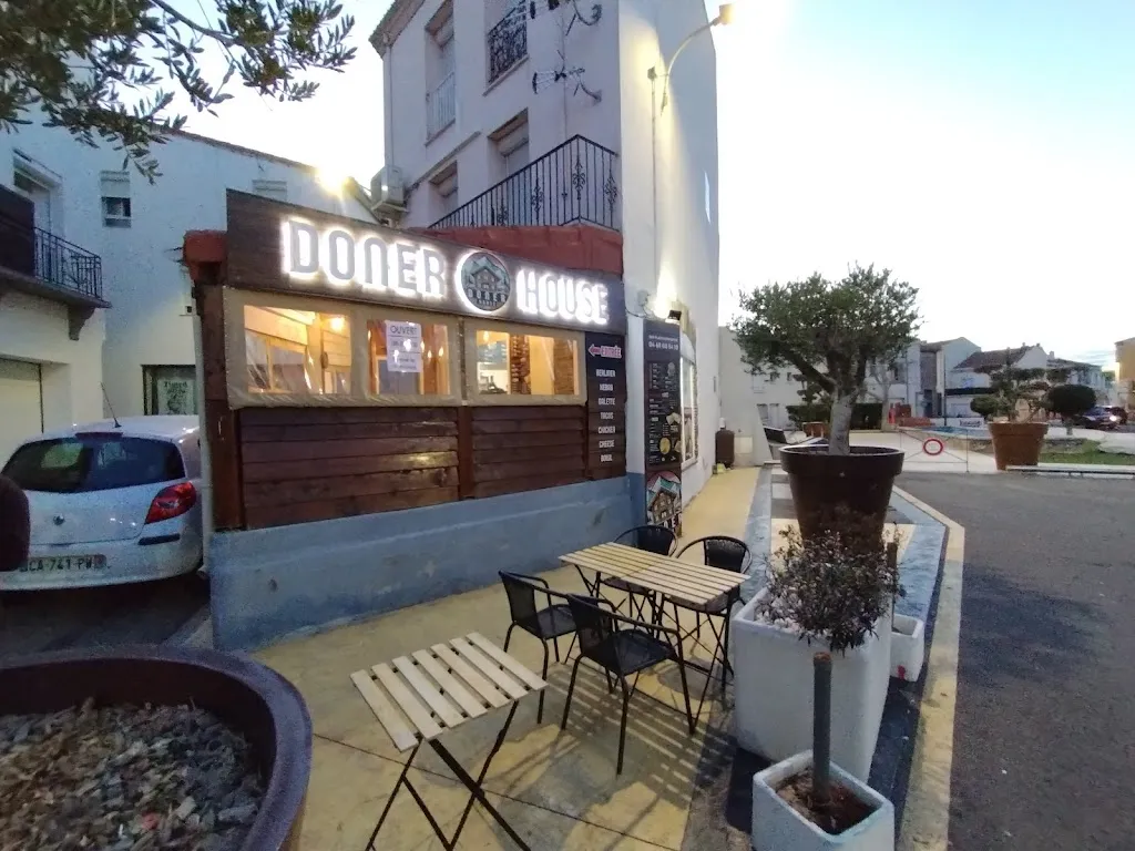 Jeff Arnold_DONER HOUSE (kebab & Tacos Halal) حلال_Saint-Estève_review