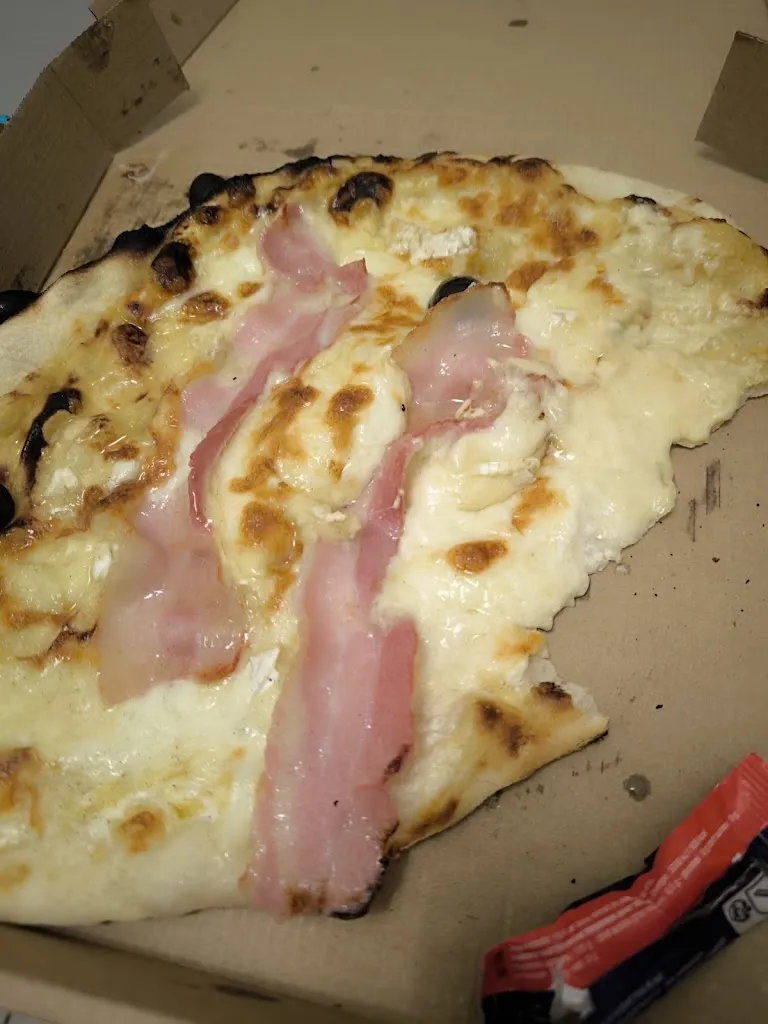 Cam_ille Duprès_Rinaldo Pizza_Saint-Génis-des-Fontaines_review