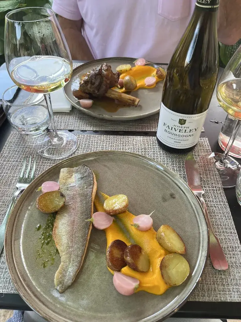 Dominique Little_Au Moulin Alexandre_Sainte-Eulalie-d'Olt_review