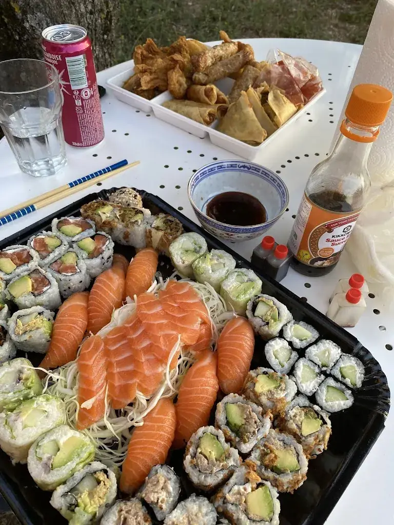 Elysee Corbin de broca_SUSHI VIETASIA_Saint-Georges-de-Luzençon_review