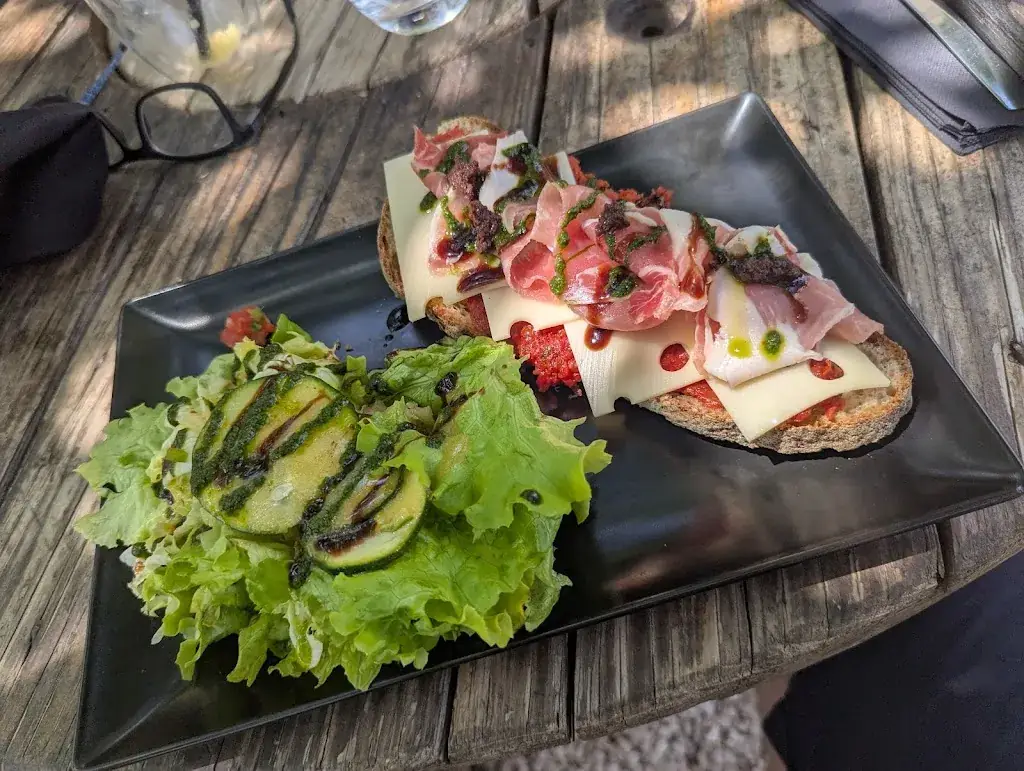 chris stanton_Le Bistrot des Amis_Comprégnac_review