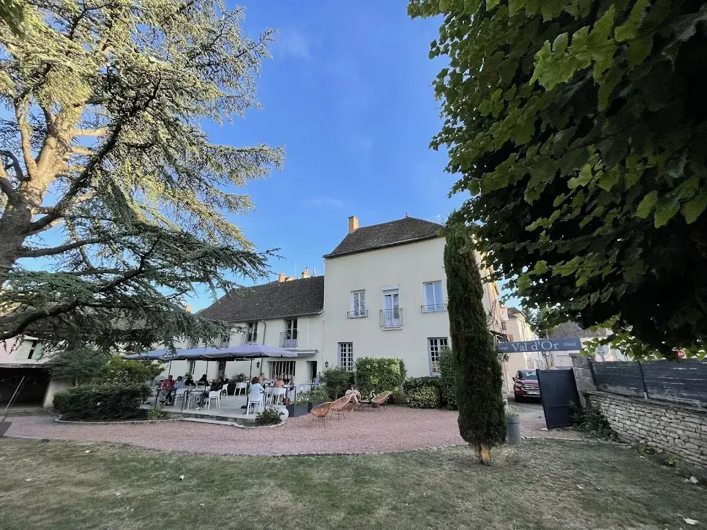 John Deyermond_HOTELLERIE DU VAL D'OR_Mercurey_recensione