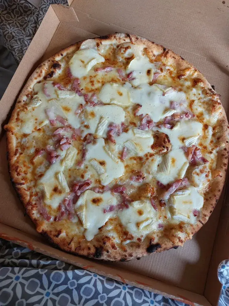 Fiona T_Pizza au Feu de Bois_Saint-Gaudens_review