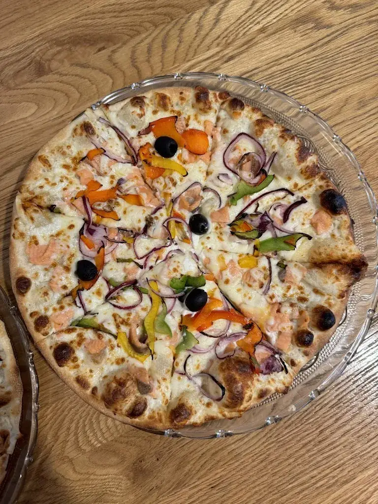 Jenifar Clement_Je les recomande a 100% le staff et super sympa les pizza ils sont incroyable_Saint-Gaudens_review