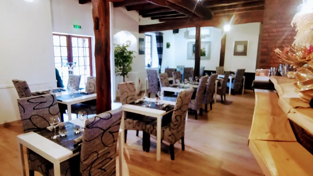 La Connivence_Valentine_slider_image_1