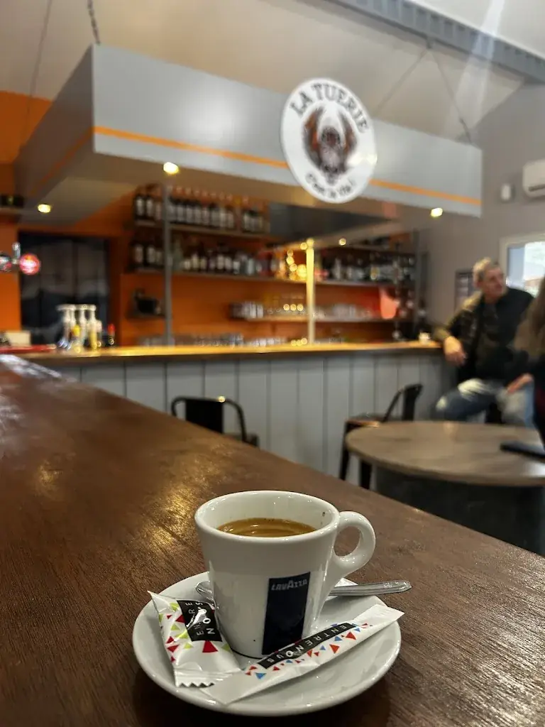 Bar Restaurant - La Tuerie_Saint-Hilaire-de-Brethmas_slider_image_2