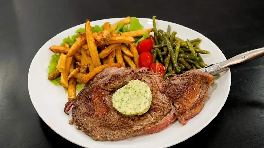 Bar Restaurant - La Tuerie_Saint-Hilaire-de-Brethmas_slider_image_3