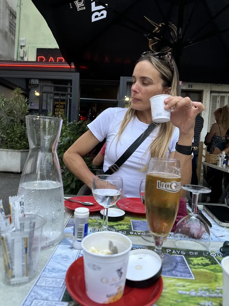 Colby Stewart_Bar L'Arcadia Brasserie_Saint-Girons_review