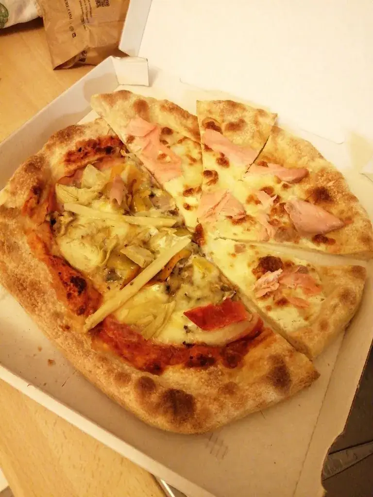 Emilie Martin_La Pizz' Arthaz_Arthaz-Pont-Notre-Dame_recensione