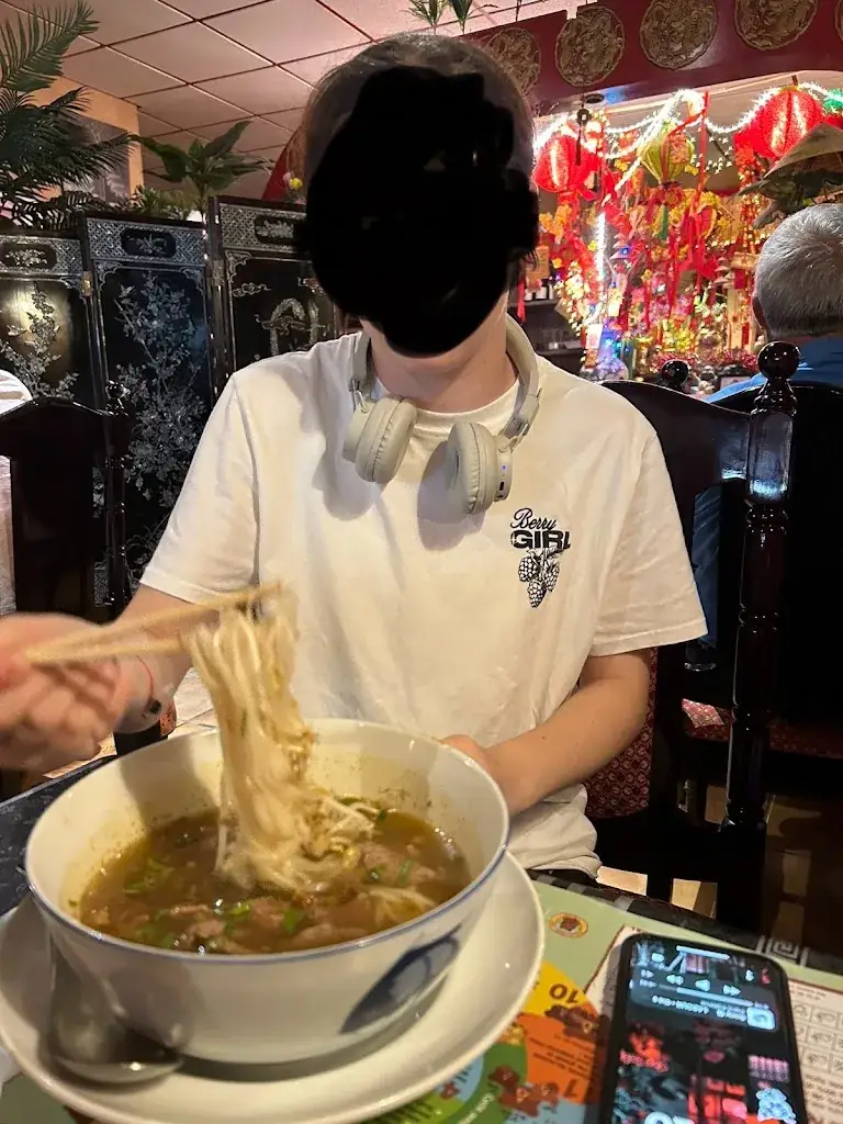 dennis koning_Saigon City_Saint-Girons_review