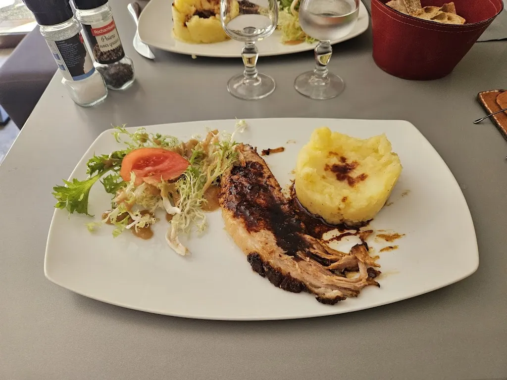 Cafe du theatre restaurant in Saint-Gilles