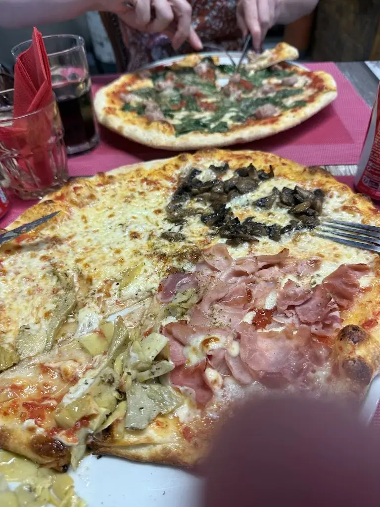 Richard Amweg_La Pause Du Port_Saint-Gilles_review